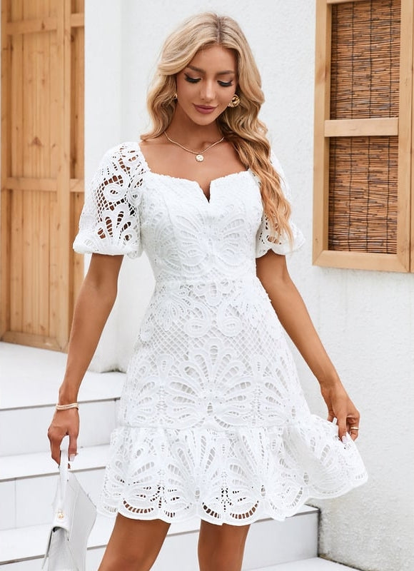 Robe Fourreau Blanche À Volants