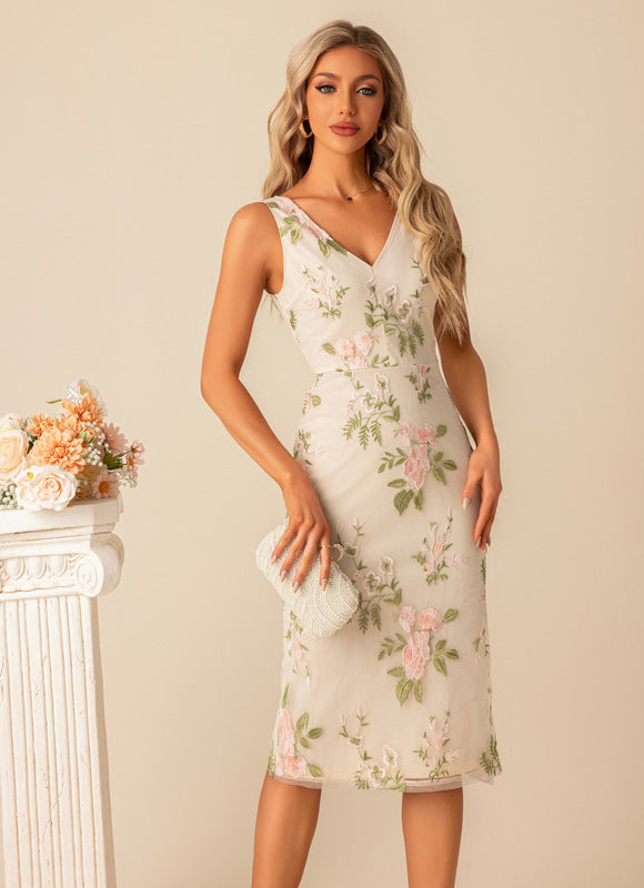 Robe Fourreau Brodée Délicate - gallery 2