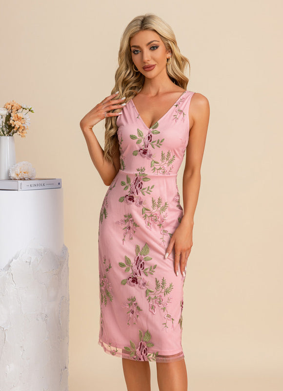 Robe Fourreau Brodée Délicate - gallery 6